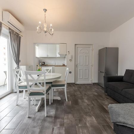 House Niko M With 6 Apartments Σπλιτ Εξωτερικό φωτογραφία