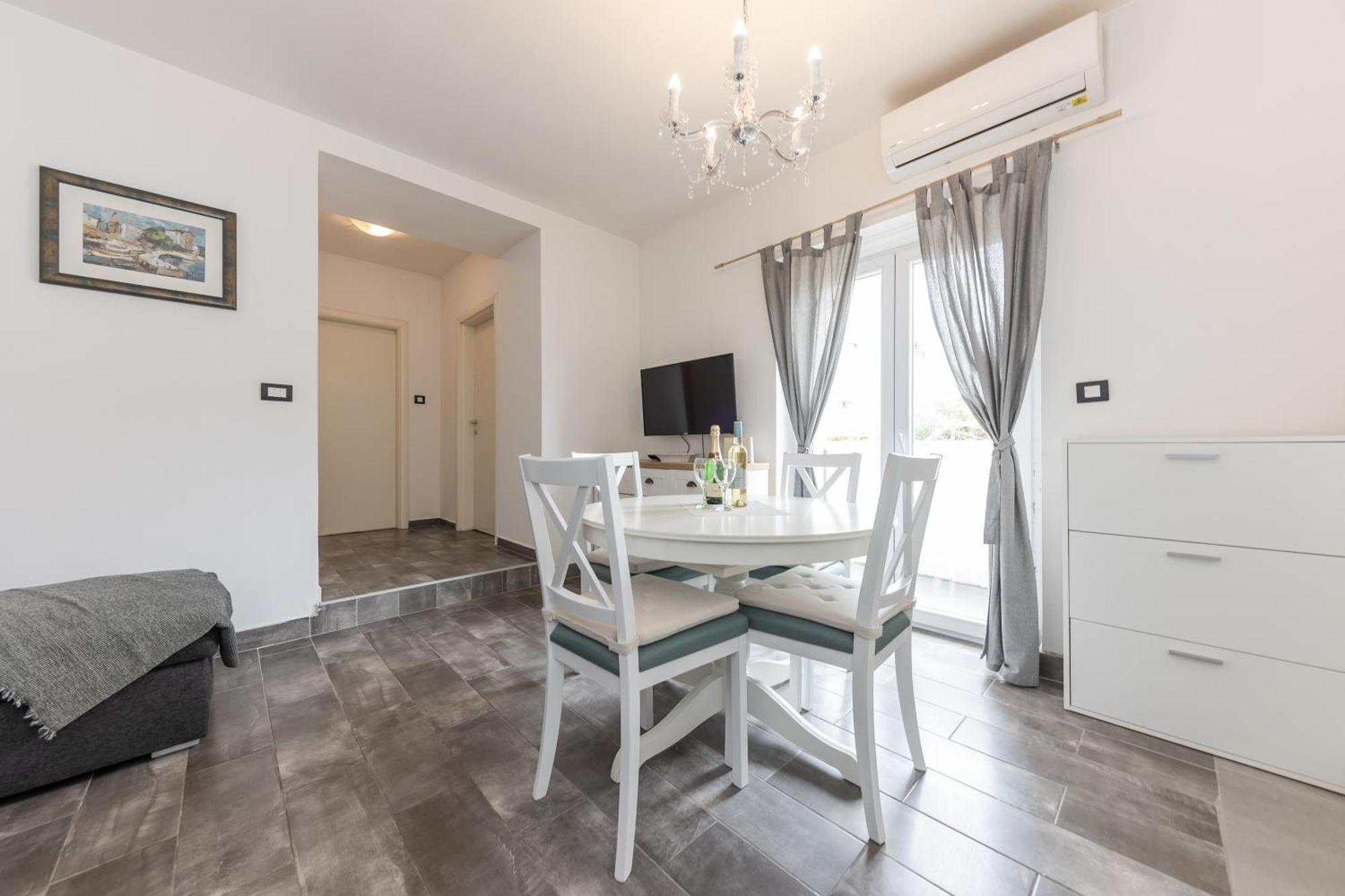 House Niko M With 6 Apartments Σπλιτ Εξωτερικό φωτογραφία