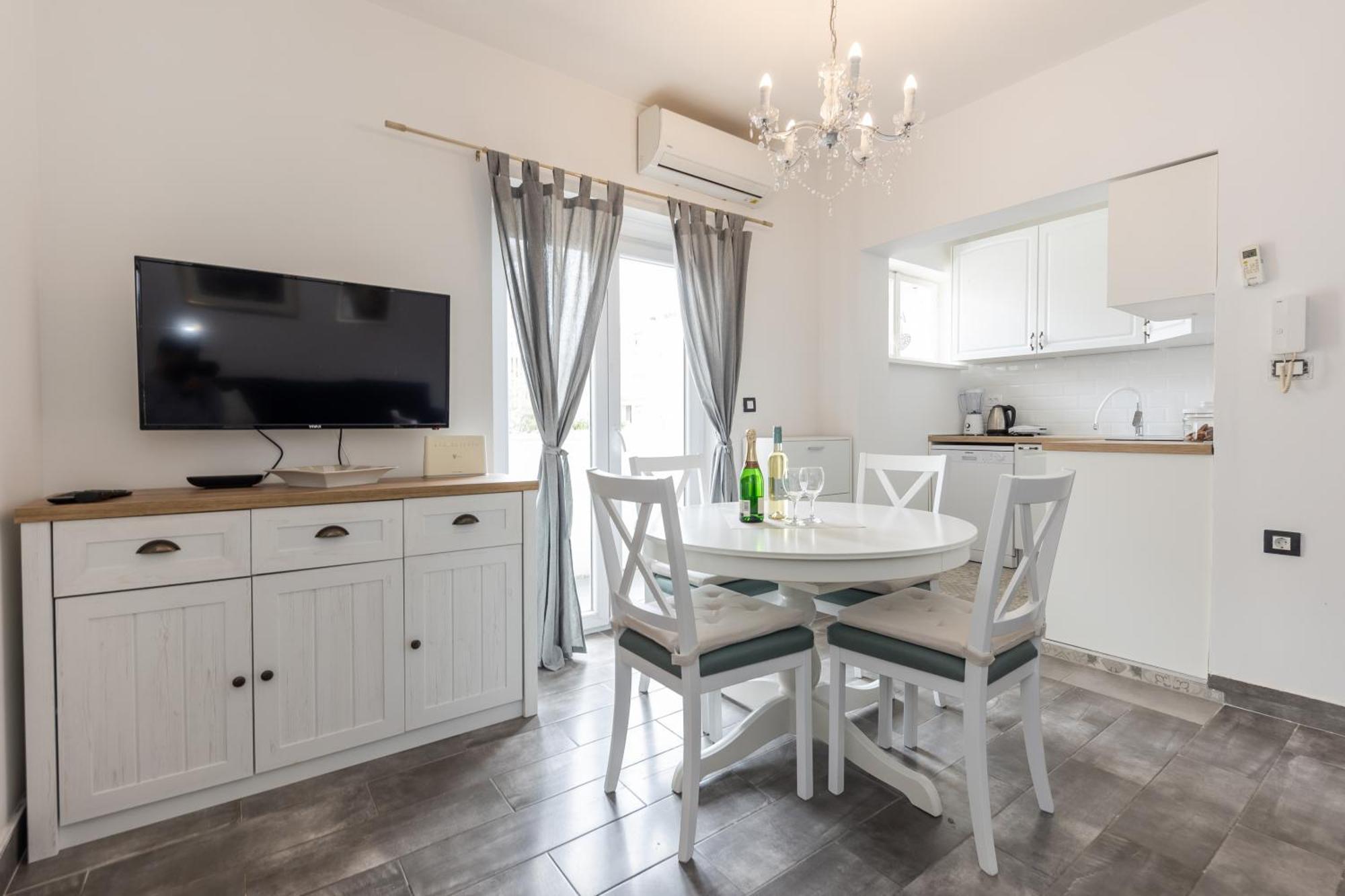 House Niko M With 6 Apartments Σπλιτ Εξωτερικό φωτογραφία
