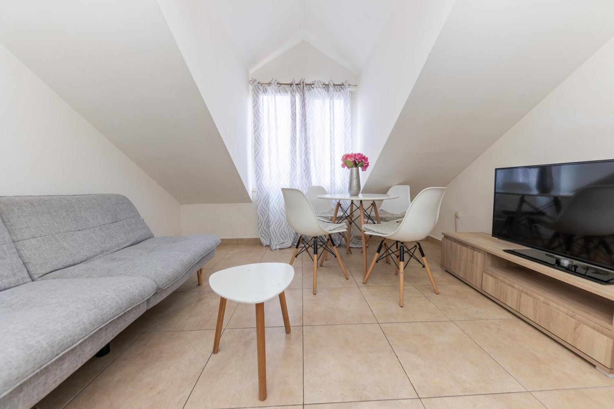 House Niko M With 6 Apartments Σπλιτ Εξωτερικό φωτογραφία