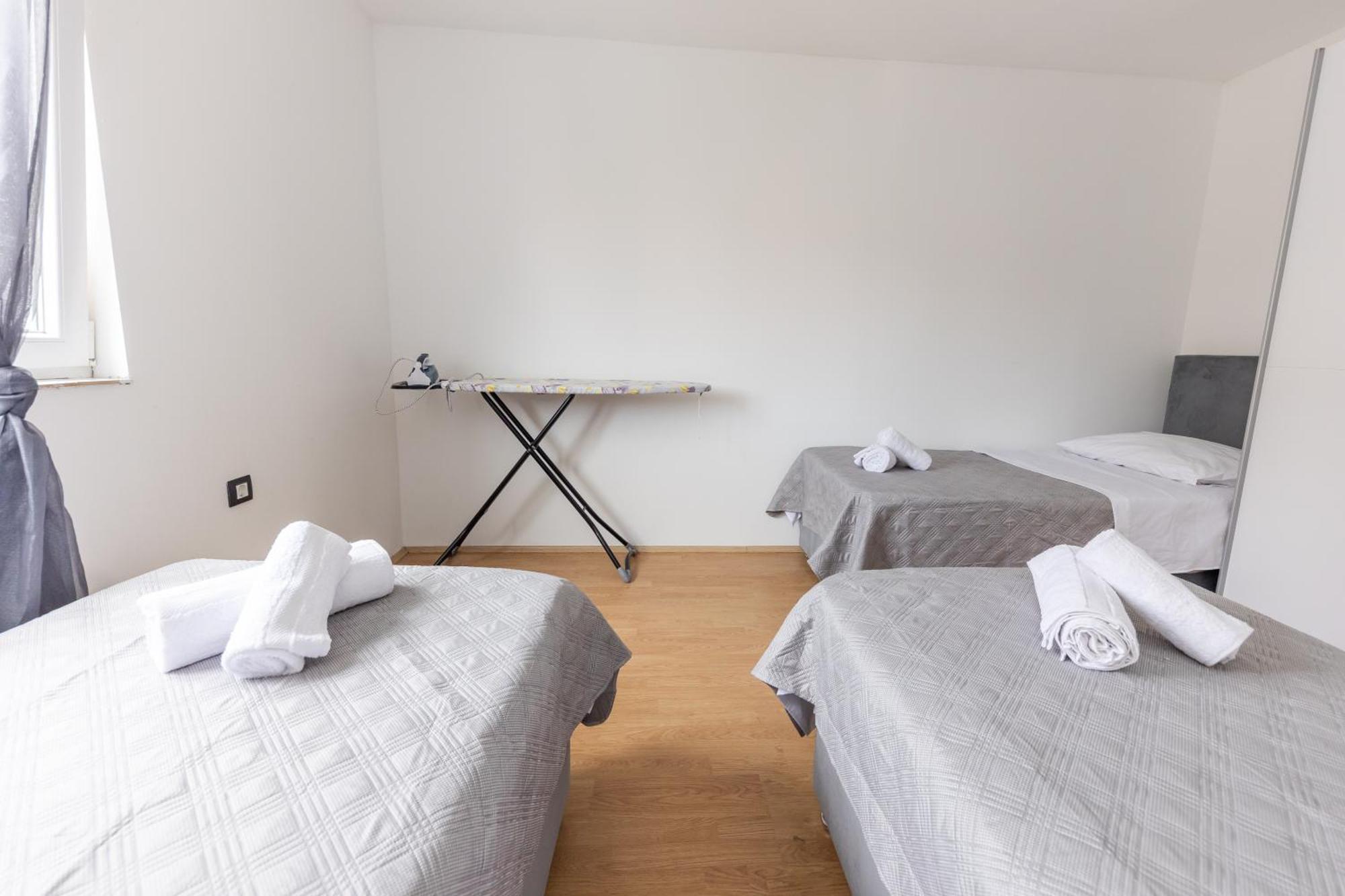 House Niko M With 6 Apartments Σπλιτ Εξωτερικό φωτογραφία